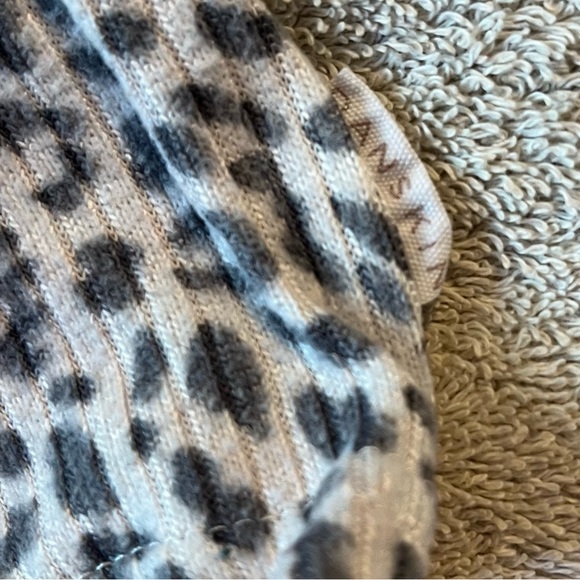 Various brand of sleep/lounge shorts. All size medium. Great condition. Offer! - Picture 7 of 14